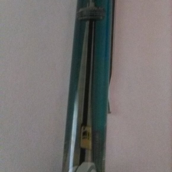 3 Vintage Floating Pens from Canada - Picture 8 of 10